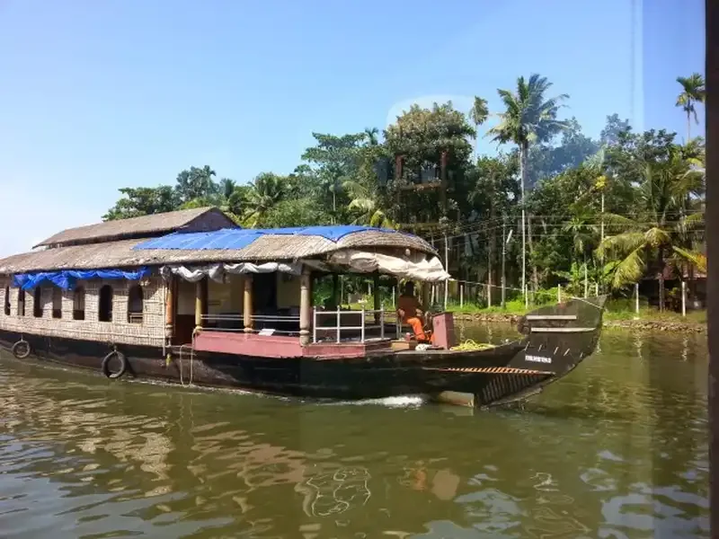 Kerala Backwaters and Hill Stations
